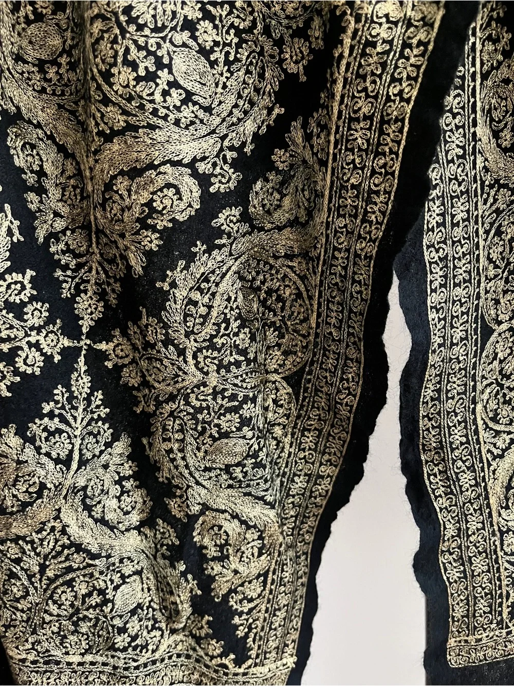 Stunning Kashmir 100% Wool Shawl Stole Black w Gold Silk Thread Full Embroidery